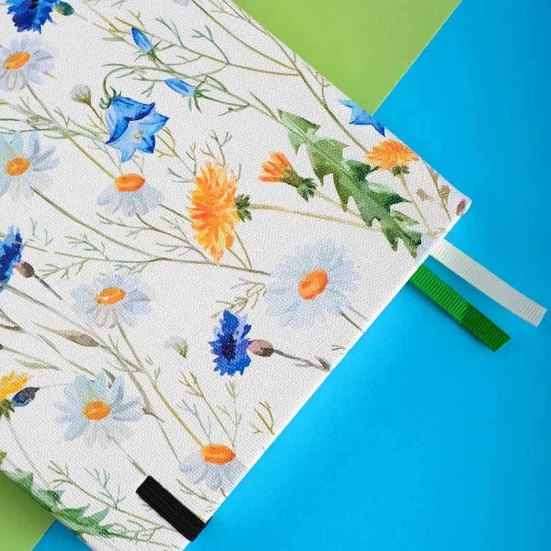 Notebook Dotted A5 - 新しいコルデロナ花柄ドット入りジャーナル 160gsm 厚紙 ゴムバンド付き A5 ハードカバーノート