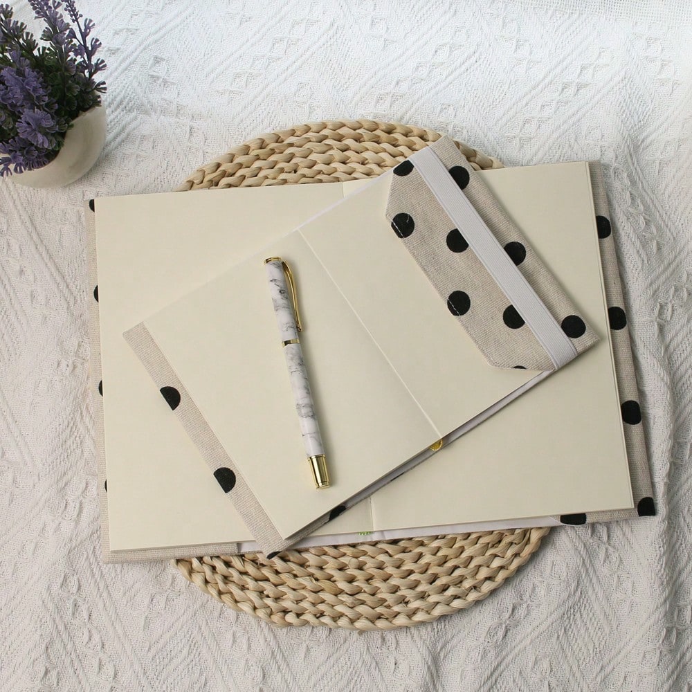 ノートブック用の黒い水玉模様の保護カバー,a5,a6 - Notebook Dotted A5 のレビューと価格