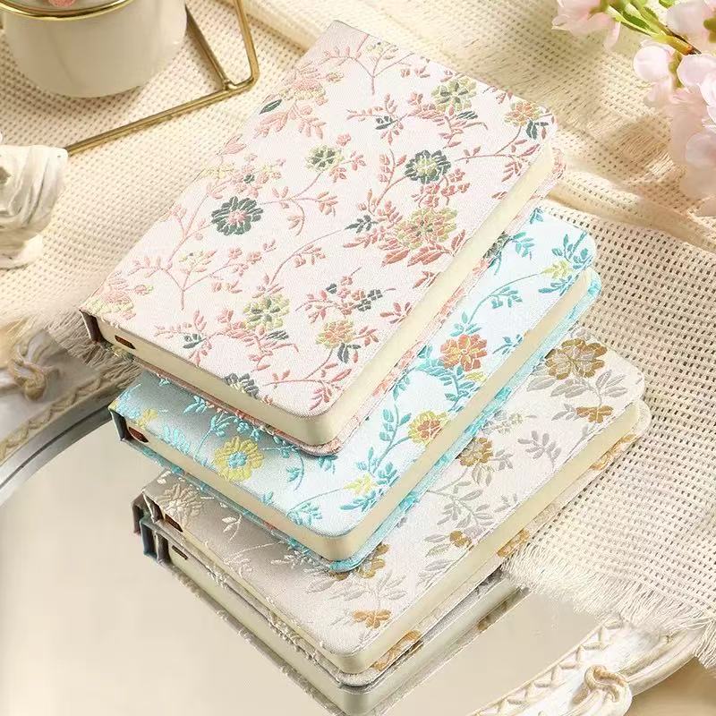 A6 中国花柄ブロケードノートブック 256 ページヴィンテ - Notebook Dotted A5 のレビューと価格